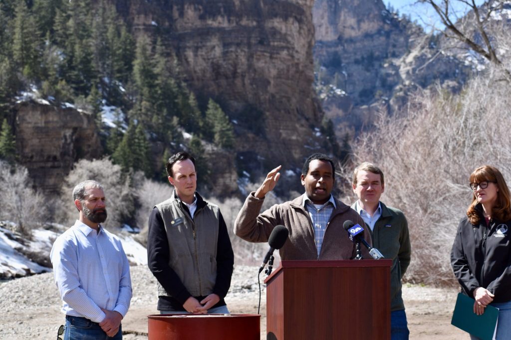 Eagle County, environmental groups seek review of plans for oil train terminal - Vimarsana News